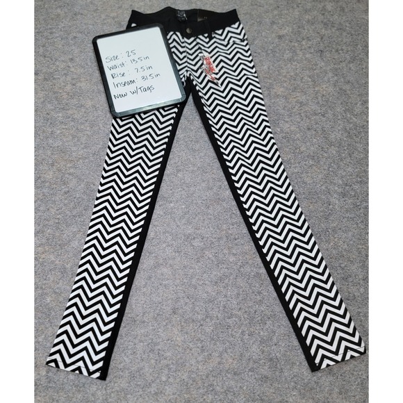 Tripp NYC Skinny Fit Chevron Skull Accent Pants Size 25 New With Tags - Picture 1 of 9